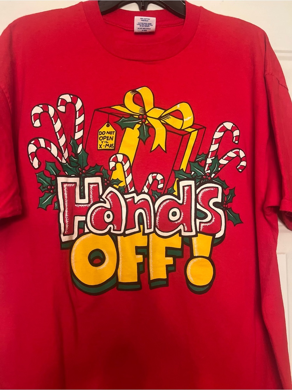 Vintage Fun Tees "Hands OFF!" Christmas Graphic T-Shirt | 100% Cotton | 90’s - Picture 3 of 6